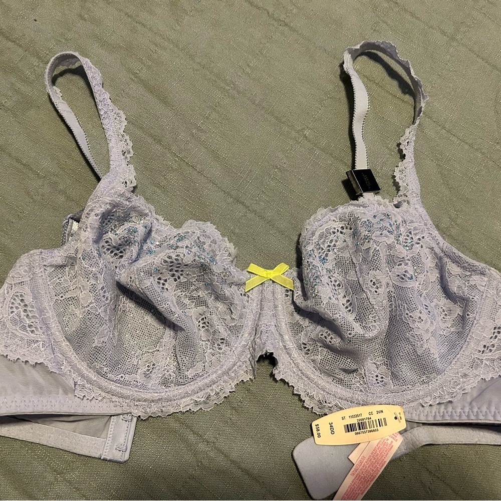 Victoria’s Secret Lace Underwire Bra in Lavender